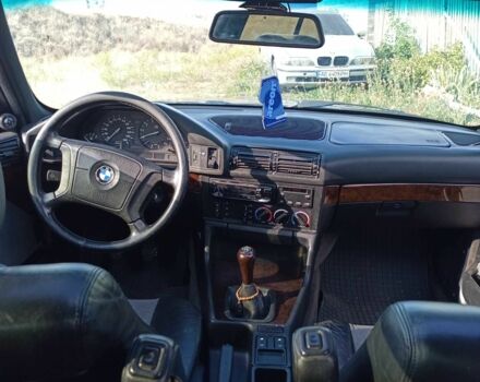 Синий БМВ M1, объемом двигателя 2.5 л и пробегом 370 тыс. км за 3000 $, фото 4 на Automoto.ua