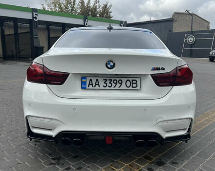 Белый БМВ M4, объемом двигателя 2.98 л и пробегом 124 тыс. км за 36000 $, фото 5 на Automoto.ua
