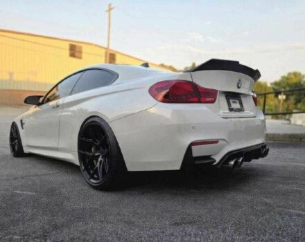 Белый БМВ M4, объемом двигателя 3 л и пробегом 66 тыс. км за 26000 $, фото 7 на Automoto.ua