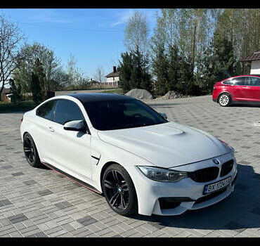 Белый БМВ M4, объемом двигателя 2.98 л и пробегом 137 тыс. км за 35300 $, фото 1 на Automoto.ua