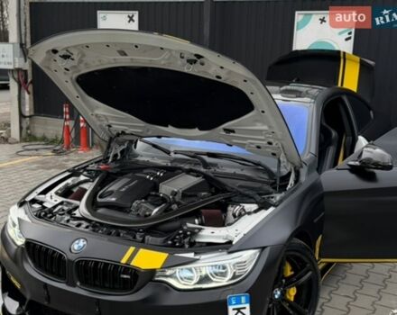 Белый БМВ M4, объемом двигателя 2.98 л и пробегом 127 тыс. км за 38000 $, фото 1 на Automoto.ua