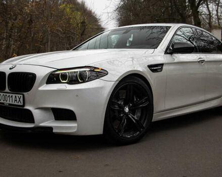 Белый БМВ М5, объемом двигателя 4.39 л и пробегом 170 тыс. км за 32300 $, фото 4 на Automoto.ua