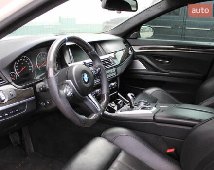Белый БМВ М5, объемом двигателя 4.39 л и пробегом 136 тыс. км за 28900 $, фото 11 на Automoto.ua