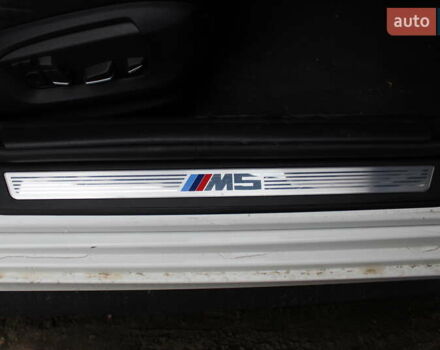 Белый БМВ М5, объемом двигателя 4.39 л и пробегом 136 тыс. км за 28900 $, фото 18 на Automoto.ua