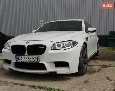 Белый БМВ М5, объемом двигателя 4.39 л и пробегом 136 тыс. км за 28900 $, фото 6 на Automoto.ua