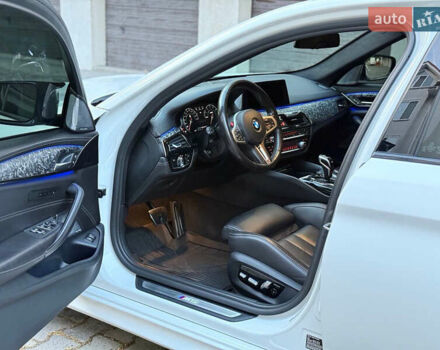 Белый БМВ М5, объемом двигателя 4.39 л и пробегом 117 тыс. км за 65000 $, фото 19 на Automoto.ua