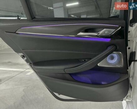 Белый БМВ М5, объемом двигателя 4.4 л и пробегом 23 тыс. км за 67500 $, фото 32 на Automoto.ua