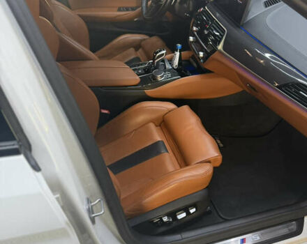 Белый БМВ М5, объемом двигателя 4.39 л и пробегом 49 тыс. км за 80000 $, фото 4 на Automoto.ua