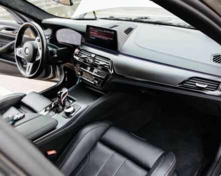 БМВ М5 2019 в Черновцах на Automoto.ua Белый БМВ М5, объемом двигателя 4.4 л и пробегом 48 тыс. км за 37000 $, фото 9 на Automoto.ua