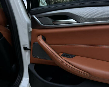 Белый БМВ М5, объемом двигателя 4.4 л и пробегом 64 тыс. км за 83900 $, фото 29 на Automoto.ua