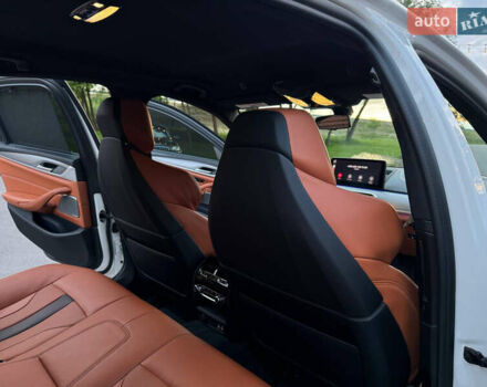 Белый БМВ М5, объемом двигателя 4.4 л и пробегом 63 тыс. км за 85500 $, фото 14 на Automoto.ua