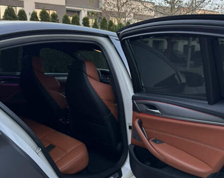 Белый БМВ М5, объемом двигателя 4.4 л и пробегом 64 тыс. км за 83900 $, фото 28 на Automoto.ua