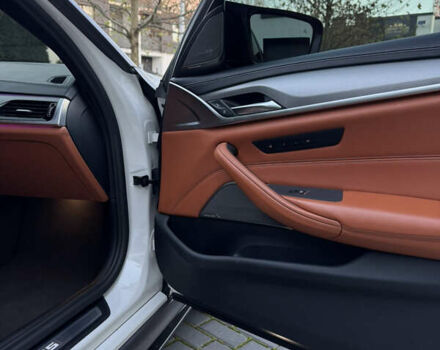 Белый БМВ М5, объемом двигателя 4.4 л и пробегом 64 тыс. км за 83900 $, фото 25 на Automoto.ua