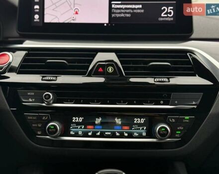 Белый БМВ М5, объемом двигателя 4.39 л и пробегом 53 тыс. км за 96500 $, фото 26 на Automoto.ua