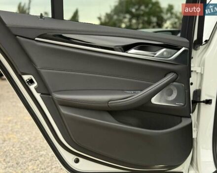 Білий БМВ М5, об'ємом двигуна 4.39 л та пробігом 53 тис. км за 96500 $, фото 35 на Automoto.ua