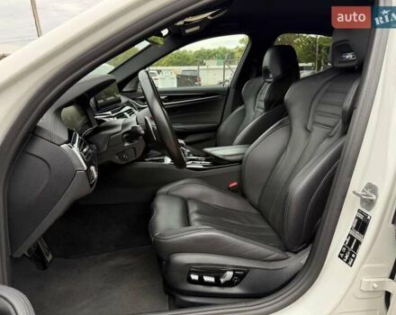 Белый БМВ М5, объемом двигателя 4.39 л и пробегом 53 тыс. км за 96500 $, фото 12 на Automoto.ua