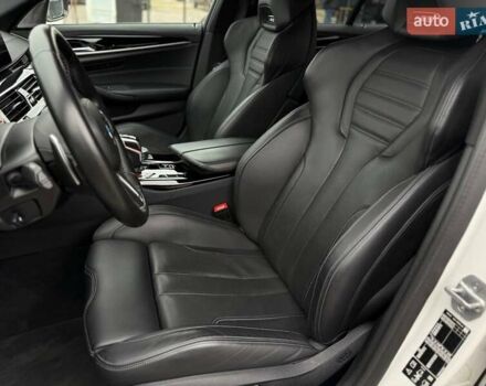 Белый БМВ М5, объемом двигателя 4.39 л и пробегом 53 тыс. км за 96500 $, фото 18 на Automoto.ua