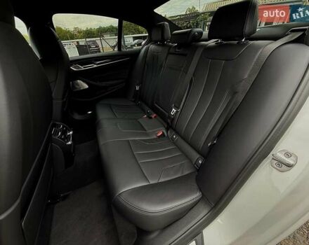 Белый БМВ М5, объемом двигателя 4.39 л и пробегом 53 тыс. км за 96500 $, фото 31 на Automoto.ua