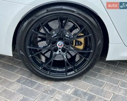 Белый БМВ М5, объемом двигателя 4.39 л и пробегом 18 тыс. км за 118800 $, фото 10 на Automoto.ua