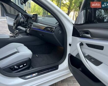 Белый БМВ М5, объемом двигателя 4.39 л и пробегом 18 тыс. км за 118800 $, фото 36 на Automoto.ua