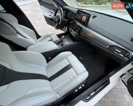 Белый БМВ М5, объемом двигателя 4.39 л и пробегом 18 тыс. км за 118800 $, фото 59 на Automoto.ua