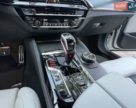 Белый БМВ М5, объемом двигателя 4.39 л и пробегом 18 тыс. км за 118800 $, фото 48 на Automoto.ua