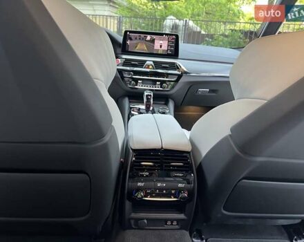 Белый БМВ М5, объемом двигателя 4.39 л и пробегом 18 тыс. км за 118800 $, фото 44 на Automoto.ua