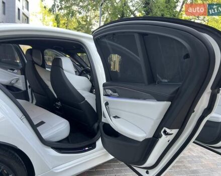 Белый БМВ М5, объемом двигателя 4.39 л и пробегом 18 тыс. км за 118800 $, фото 39 на Automoto.ua