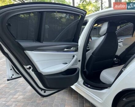 Белый БМВ М5, объемом двигателя 4.39 л и пробегом 18 тыс. км за 118800 $, фото 42 на Automoto.ua