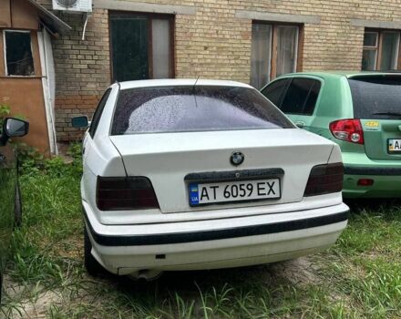 Белый БМВ М5, объемом двигателя 1.8 л и пробегом 666 тыс. км за 1300 $, фото 2 на Automoto.ua