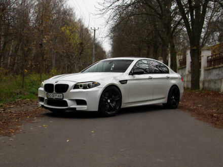 Белый БМВ М5, объемом двигателя 4.39 л и пробегом 170 тыс. км за 32300 $, фото 1 на Automoto.ua