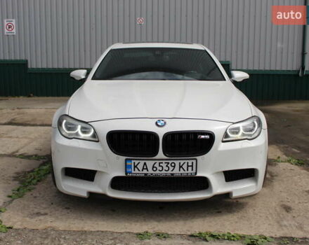 Белый БМВ М5, объемом двигателя 4.39 л и пробегом 136 тыс. км за 28900 $, фото 1 на Automoto.ua