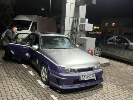 Фіолетовий БМВ М5, об'ємом двигуна 2 л та пробігом 260 тис. км за 1350 $, фото 1 на Automoto.ua