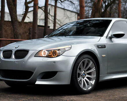 Серый БМВ М5, объемом двигателя 5 л и пробегом 176 тыс. км за 65000 $, фото 1 на Automoto.ua