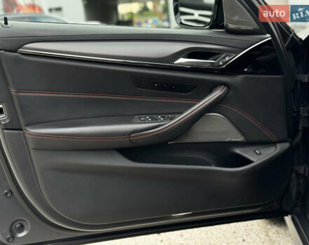 Серый БМВ М5, объемом двигателя 4.4 л и пробегом 59 тыс. км за 135000 $, фото 31 на Automoto.ua