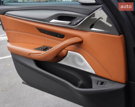 Серый БМВ М5, объемом двигателя 4.39 л и пробегом 43 тыс. км за 109000 $, фото 41 на Automoto.ua