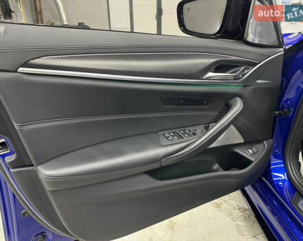Синий БМВ М5, объемом двигателя 4.39 л и пробегом 50 тыс. км за 85000 $, фото 13 на Automoto.ua