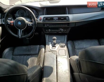 Оранжевый БМВ М5, объемом двигателя 4.39 л и пробегом 76 тыс. км за 8000 $, фото 7 на Automoto.ua