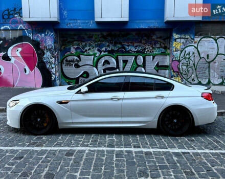 Белый БМВ М6, объемом двигателя 4.39 л и пробегом 90 тыс. км за 38900 $, фото 9 на Automoto.ua