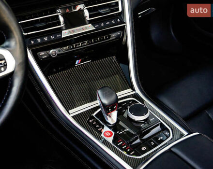 Белый БМВ M8, объемом двигателя 4.39 л и пробегом 25 тыс. км за 105000 $, фото 15 на Automoto.ua