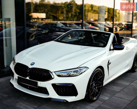 Белый БМВ M8, объемом двигателя 4.39 л и пробегом 25 тыс. км за 105000 $, фото 1 на Automoto.ua