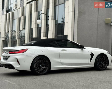 Білий БМВ M8, об'ємом двигуна 4.39 л та пробігом 26 тис. км за 97000 $, фото 28 на Automoto.ua