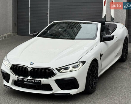 Білий БМВ M8, об'ємом двигуна 4.39 л та пробігом 26 тис. км за 97000 $, фото 11 на Automoto.ua