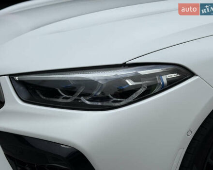 Белый БМВ M8, объемом двигателя 4.4 л и пробегом 64 тыс. км за 82000 $, фото 2 на Automoto.ua