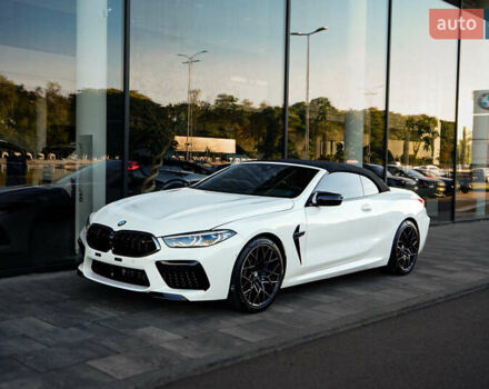 Белый БМВ M8, объемом двигателя 4.39 л и пробегом 25 тыс. км за 105000 $, фото 1 на Automoto.ua