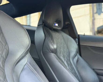 Черный БМВ M8, объемом двигателя 4.39 л и пробегом 44 тыс. км за 97000 $, фото 13 на Automoto.ua