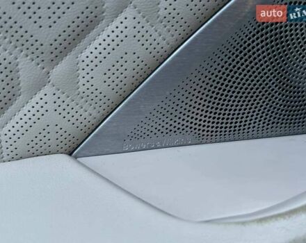 Черный БМВ M8, объемом двигателя 4.39 л и пробегом 71 тыс. км за 84990 $, фото 13 на Automoto.ua