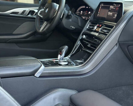 Черный БМВ M8, объемом двигателя 4.39 л и пробегом 44 тыс. км за 97000 $, фото 11 на Automoto.ua