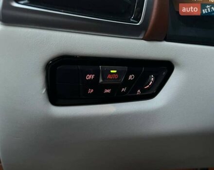 Черный БМВ M8, объемом двигателя 4.39 л и пробегом 71 тыс. км за 99990 $, фото 17 на Automoto.ua