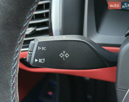 Красный БМВ M8, объемом двигателя 4.39 л и пробегом 25 тыс. км за 144000 $, фото 79 на Automoto.ua